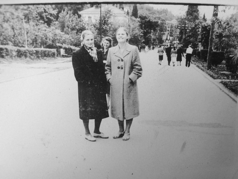 улица Ленина (сейчас 50-лет СССР) в конце улицы санаторий Волна