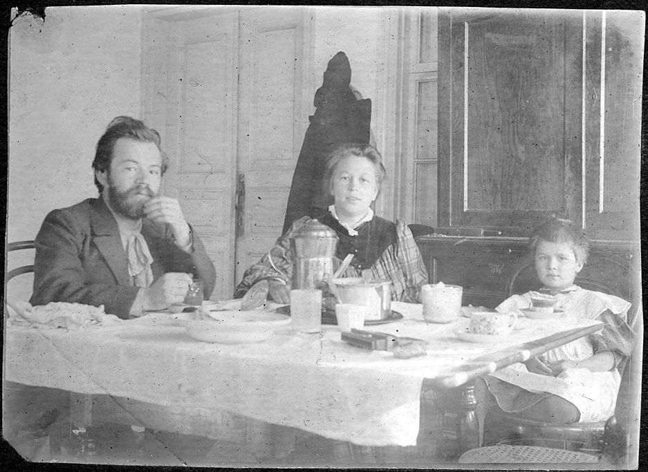 Туапсе 1897 С М Богословский с семьёй.  Фото из архива Екатерины Богословской