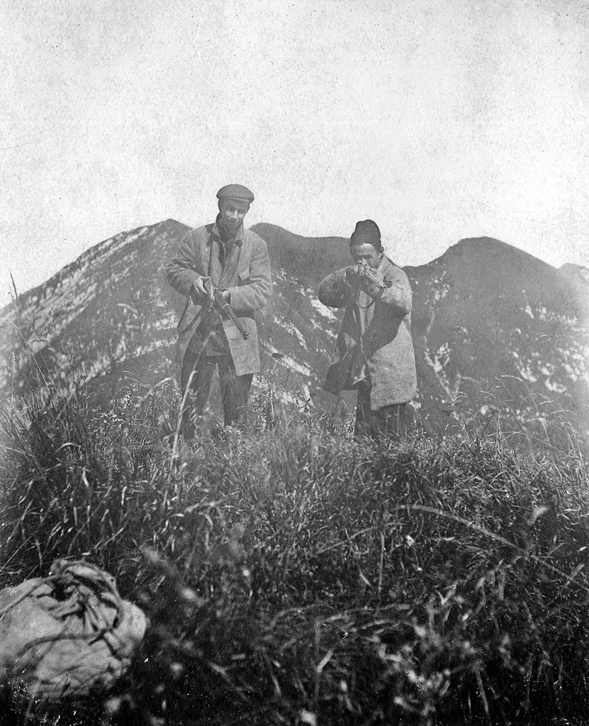 Туапсе 1897 Алексей Алексеевич Зёрнов (слева) в гостях у С. Фото из архива Екатерины Богословской